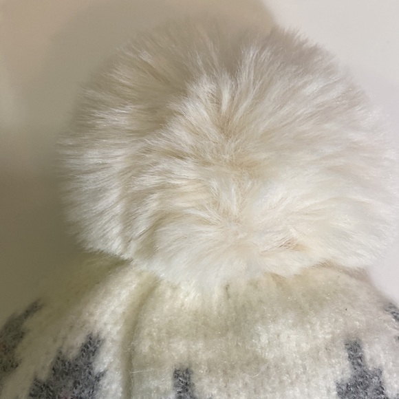 NWT Revolve Hat Attack Fair Isle Pom Cozy Knit Beanie Ivory‎ Women’s OS - Picture 4 of 7
